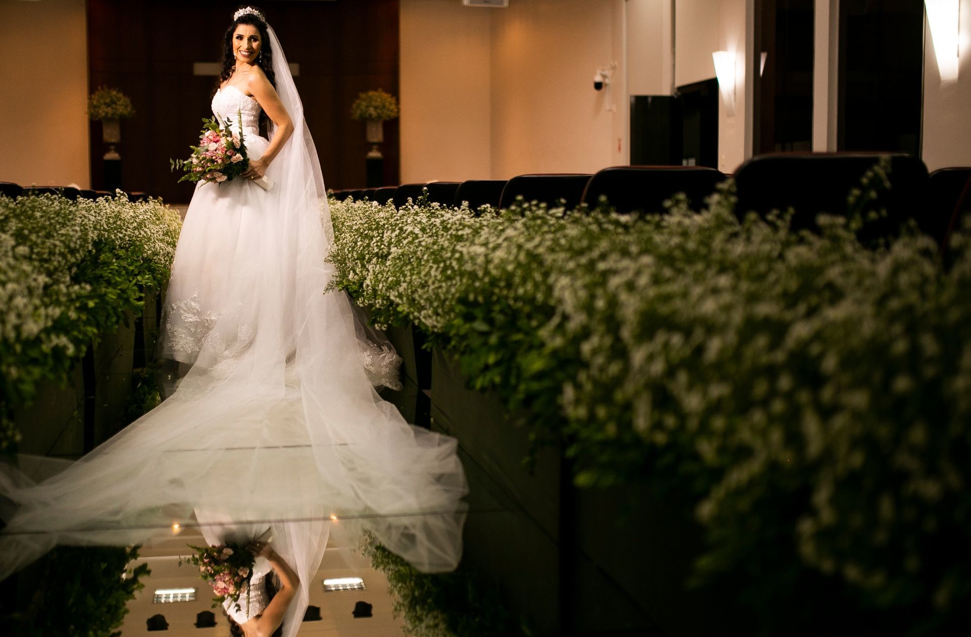 Foto Vestido de Noiva: como escolher o modelo perfeito pro grande dia? Foto Vestido de Noiva: como escolher o modelo perfeito pro grande dia? - Imagem 10