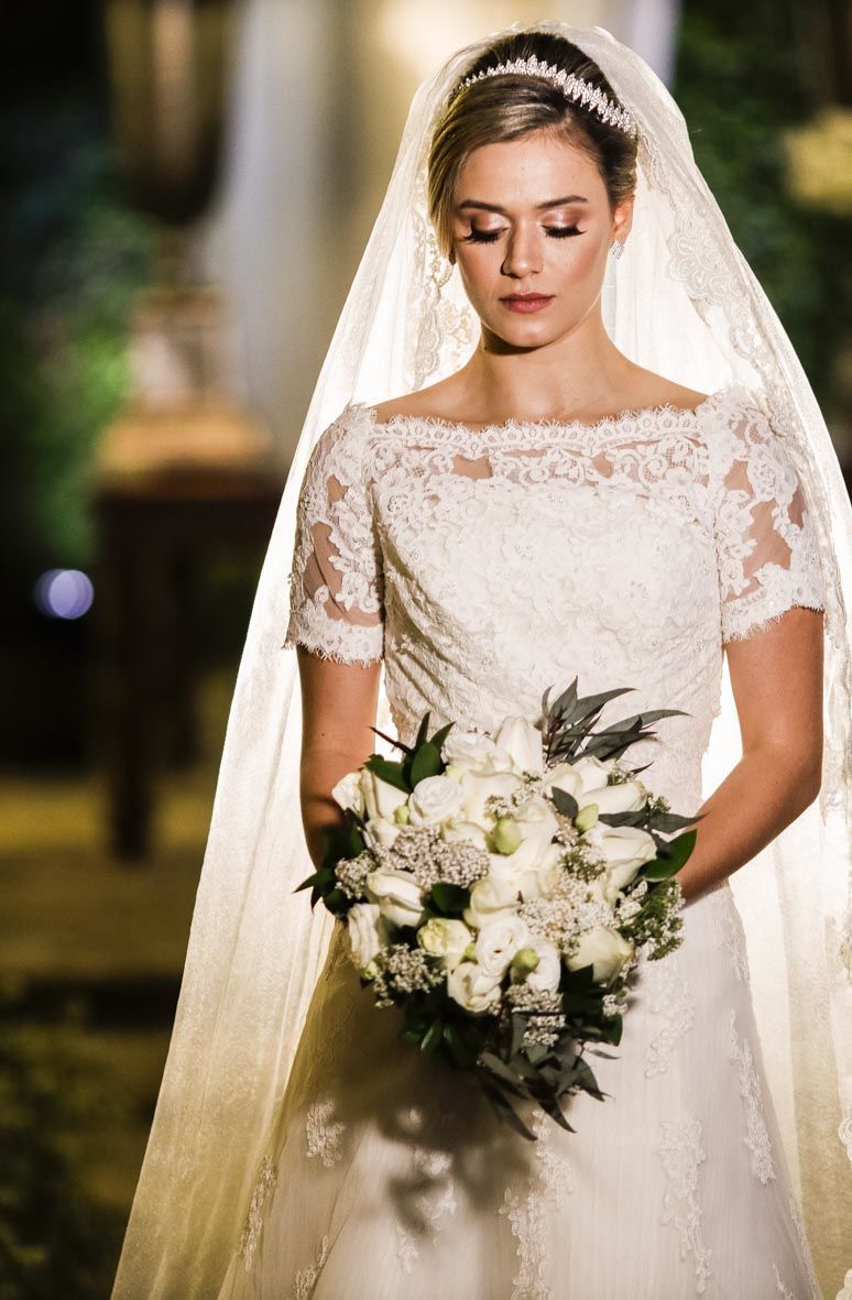 Foto Vestido de Noiva: como escolher o modelo perfeito pro grande dia? Foto Vestido de Noiva: como escolher o modelo perfeito pro grande dia? - Imagem 17